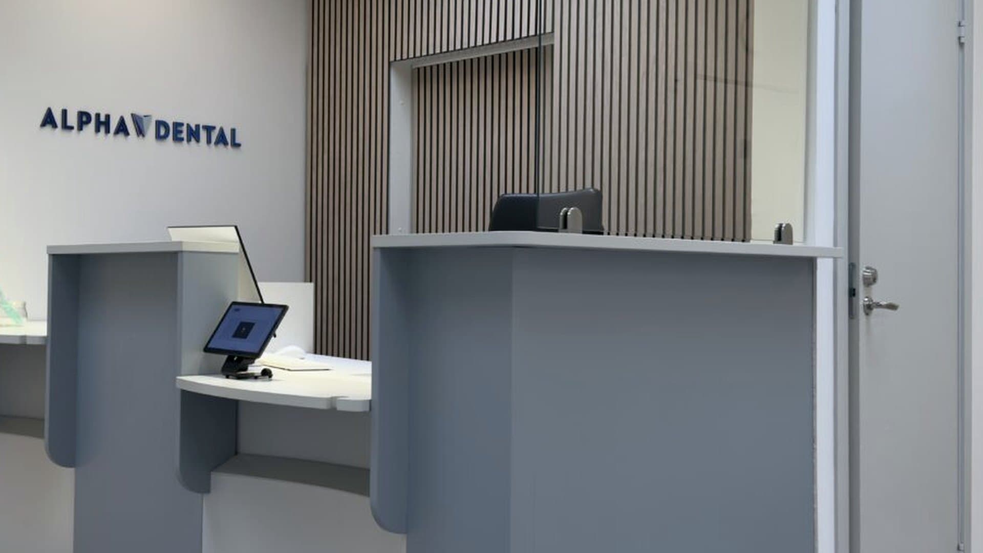 Receptionen på Alpha Dental